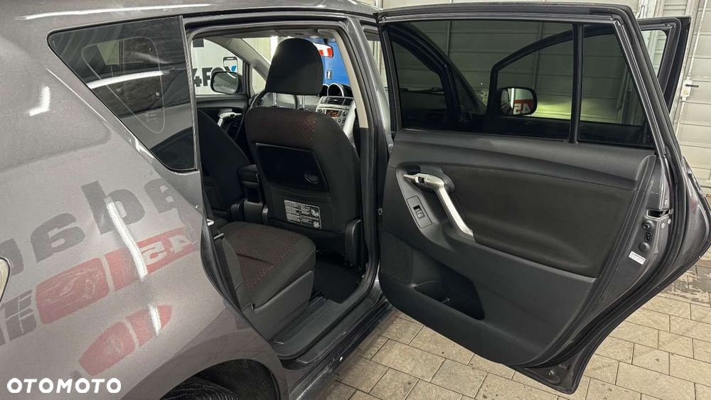 Toyota Verso - 36