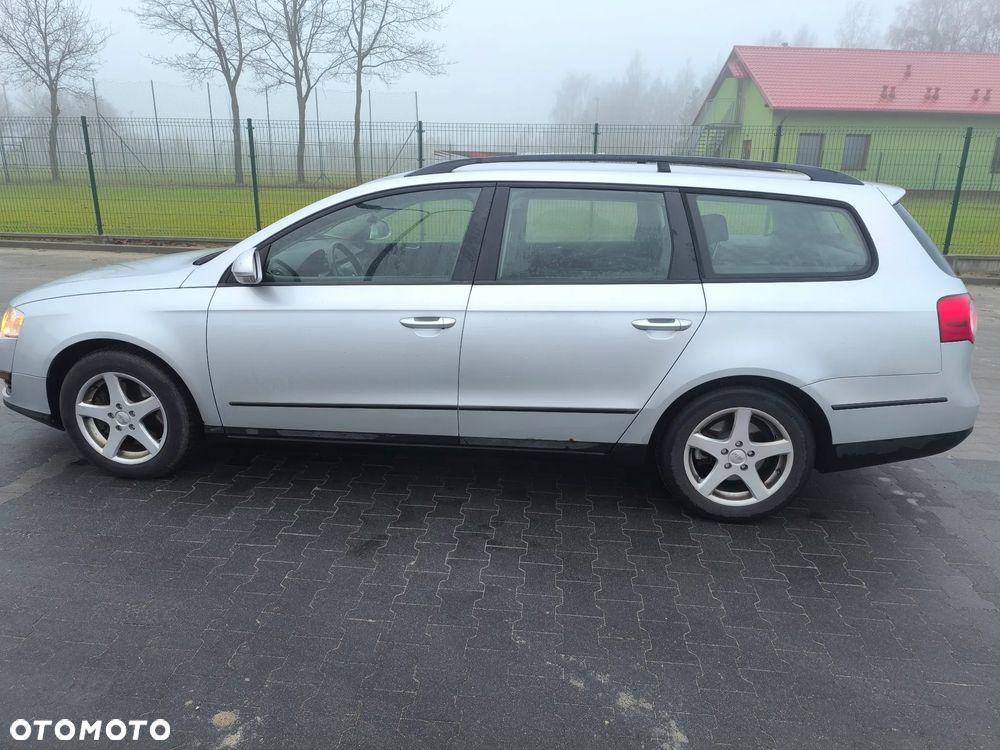 Volkswagen Passat 1.9 TDI Comfortline - 9