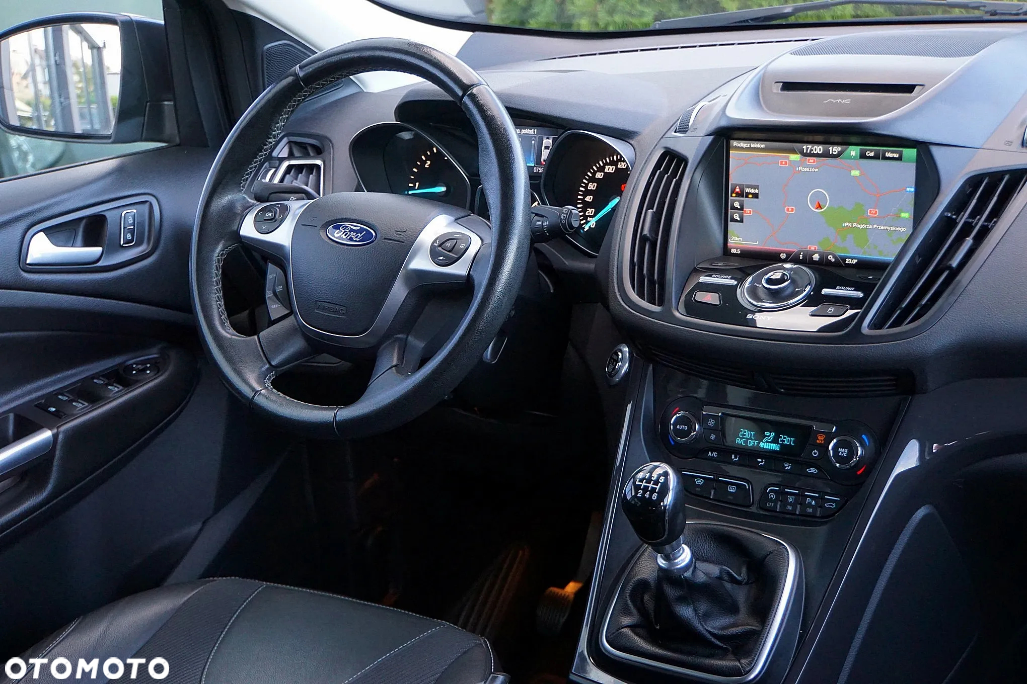 Ford Kuga 2.0 TDCi 4x4 ST-Line - 30
