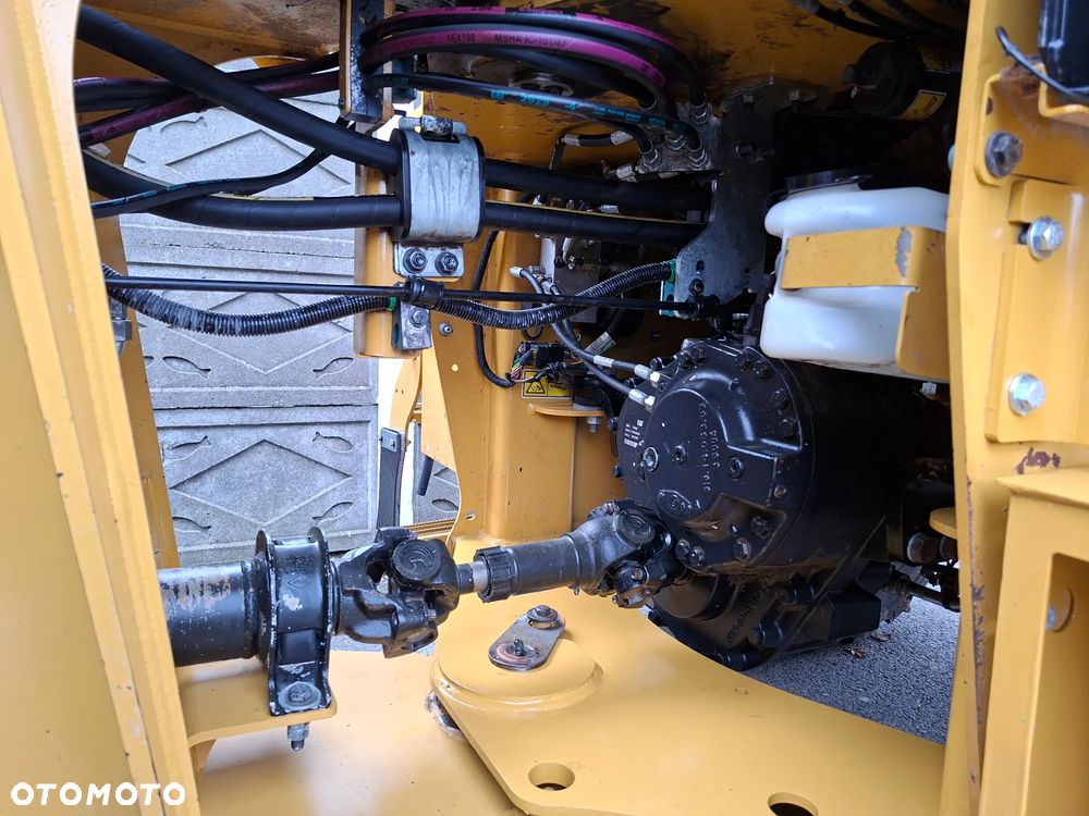 Caterpillar CAT 914 M - 34