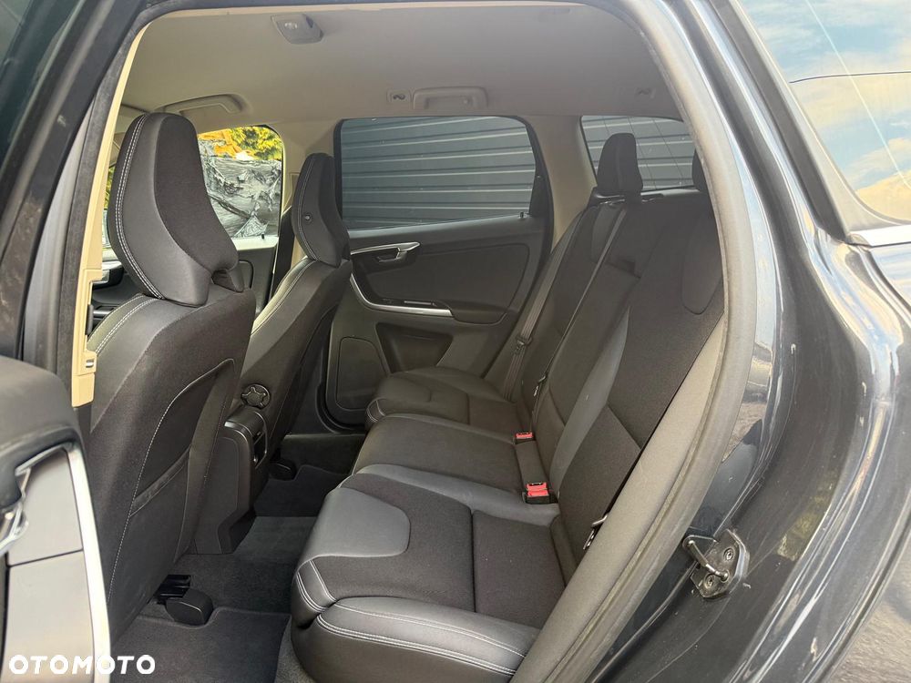 Volvo XC 60 DRIVe Momentum - 21