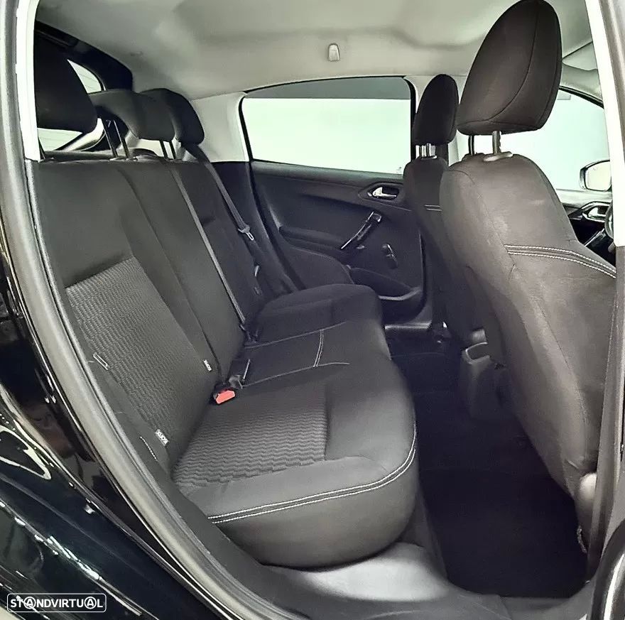 Peugeot 208 1.6 BlueHDi Style - 10