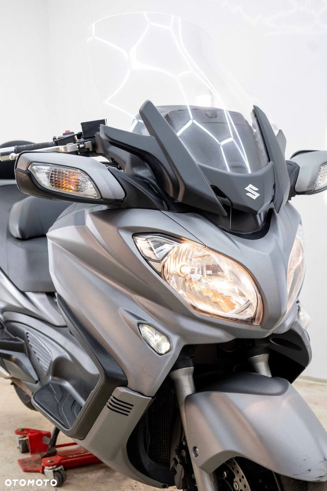 Suzuki Burgman - 11