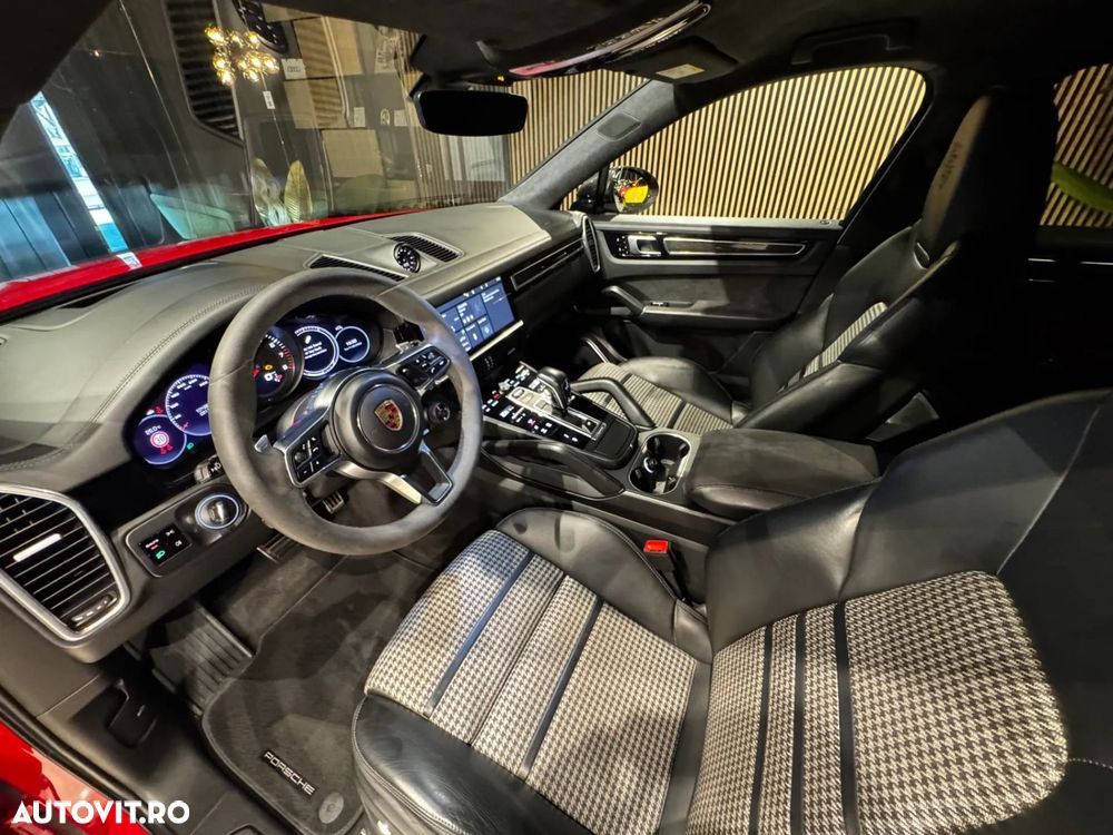 Porsche Cayenne Coupe - 34