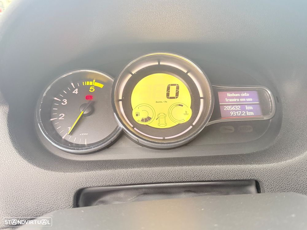 Renault Mégane Coupe 1.5 dCi Dynamique S - 11