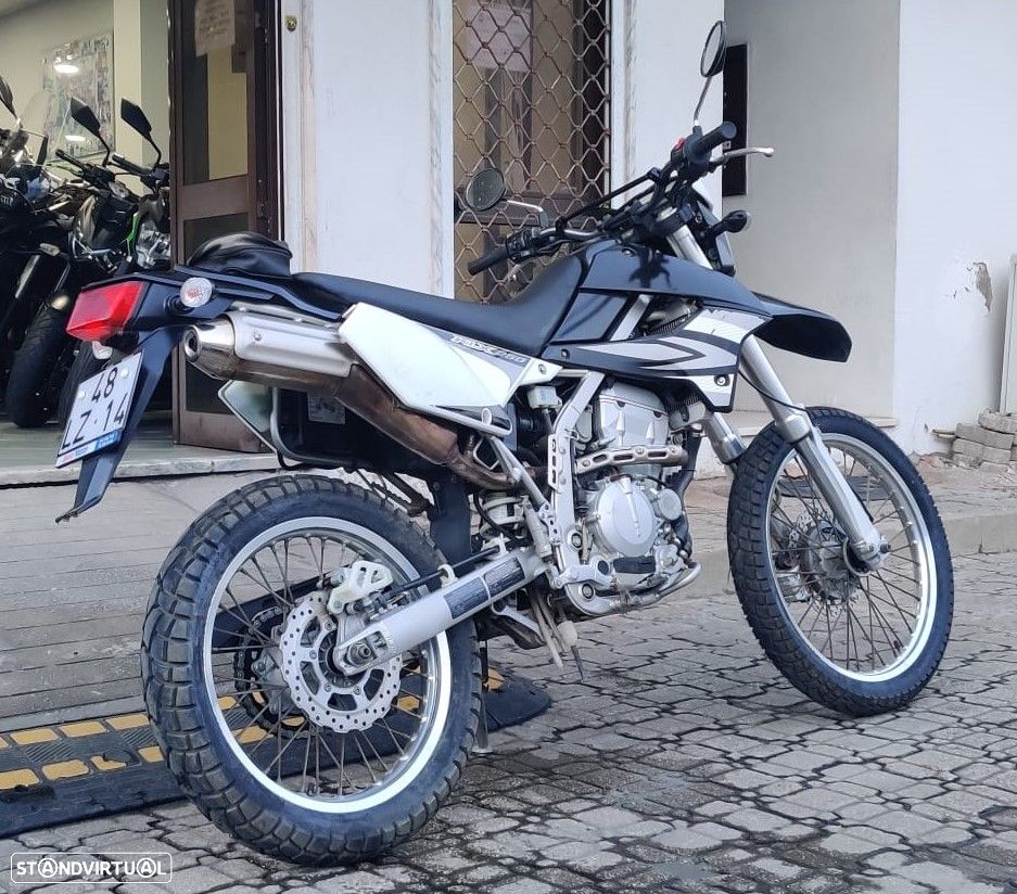 Kawasaki KLX 250 (Carta A2) - 8