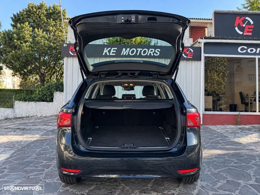 Toyota Avensis Touring Sports 1.6 D-4D Exclusive - 10