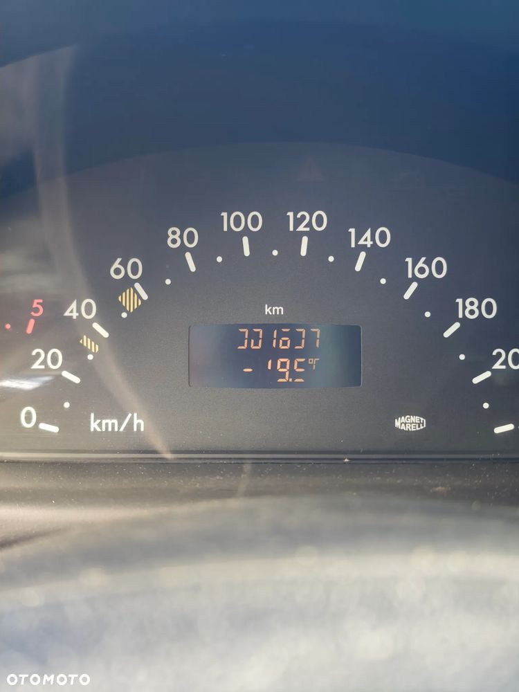 Mercedes-Benz Vaneo 1.7 CDI Family - 19