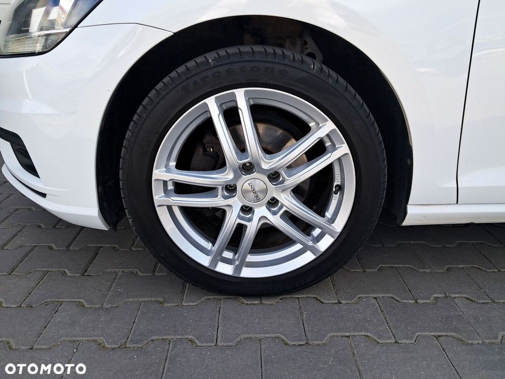 Volkswagen Golf - 28