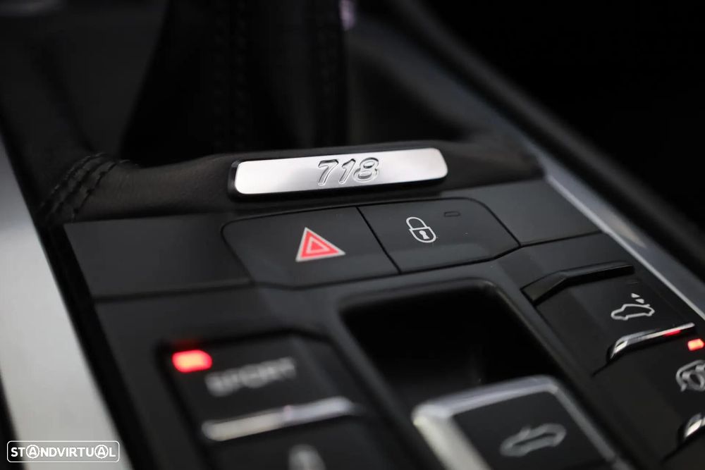 Porsche 718 Boxster 2.5 S - 27