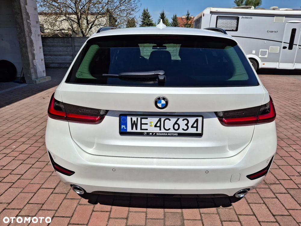 BMW Seria 3 318i - 13