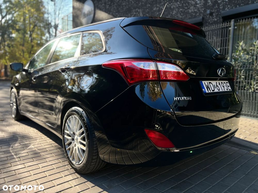 Hyundai i30 1.6 GDI Classic + - 35