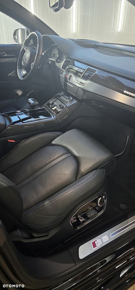 Audi S8 - 31