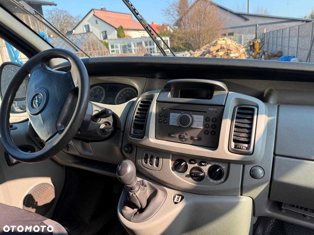 Opel Vivaro - 8