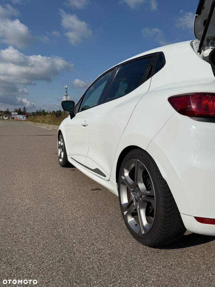 Renault Clio - 19