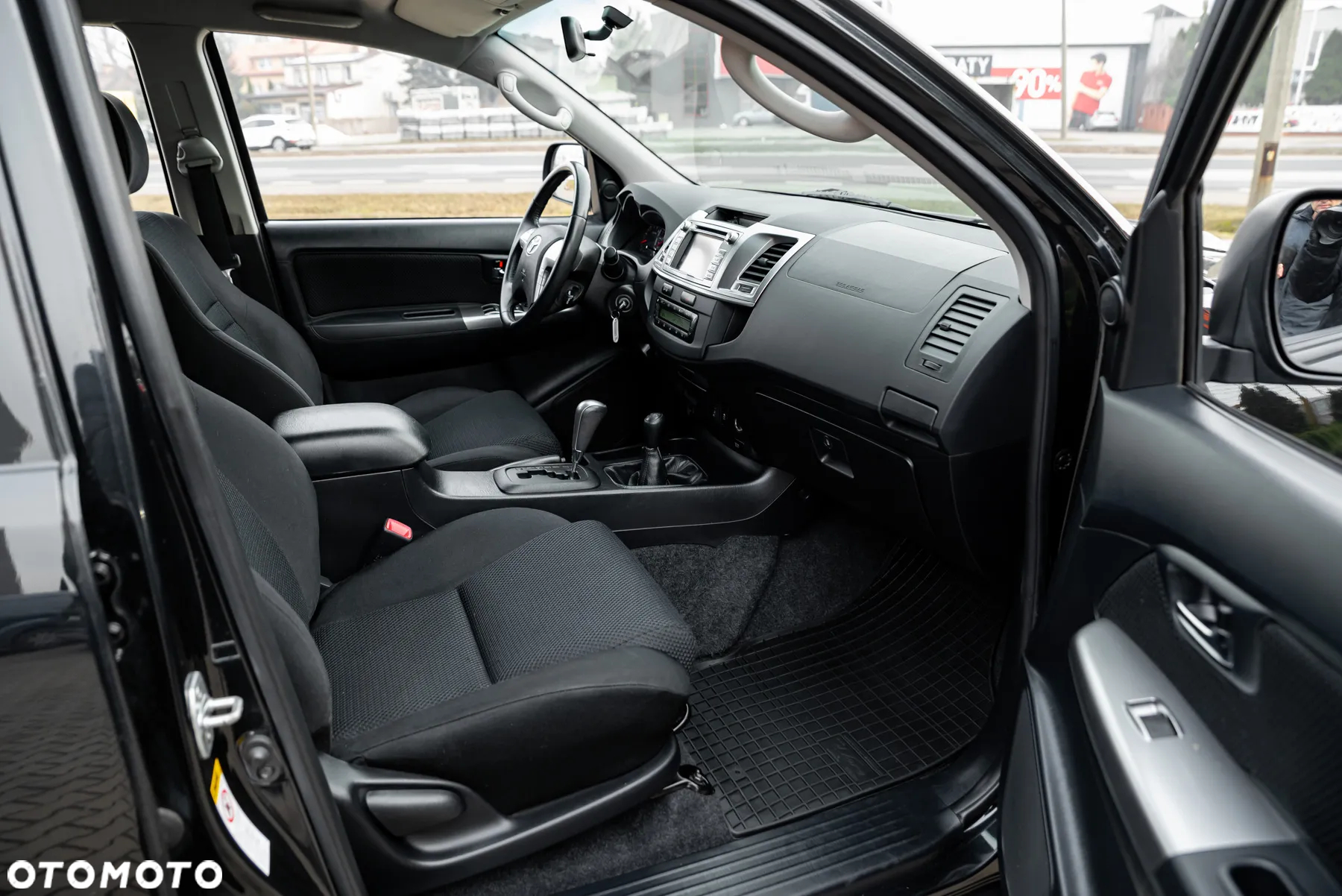 Toyota Hilux 3.0 D-4D SR5 - 11