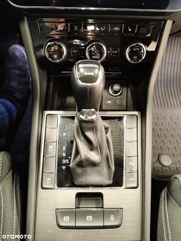 Skoda Superb 2.0 TDI SCR 4x4 Style DSG - 37