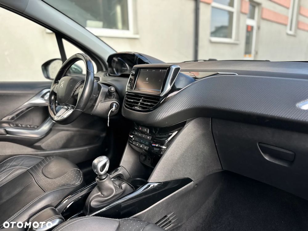 Peugeot 2008 1.2 Pure Tech GPF Crossway S&S - 9