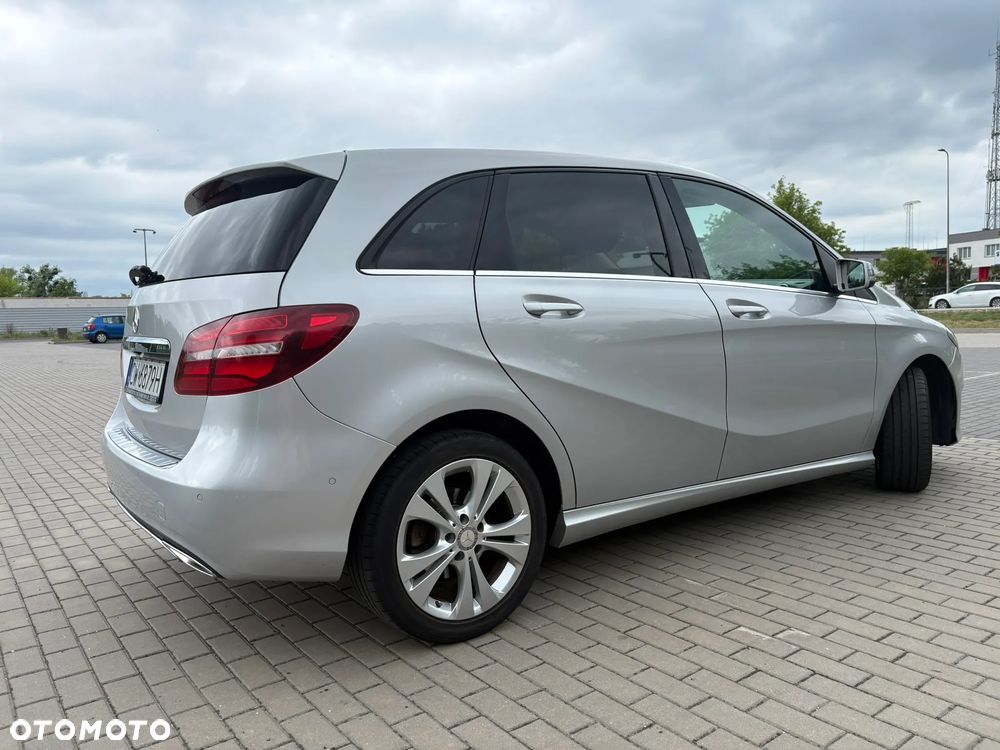 Mercedes-Benz Klasa B 180 7G-DCT - 8