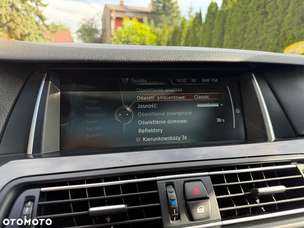BMW Seria 5 520d Luxury Line - 29