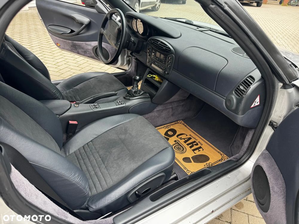 Porsche Boxster - 16