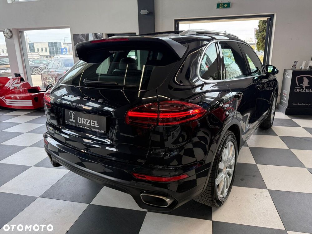 Porsche Cayenne - 5