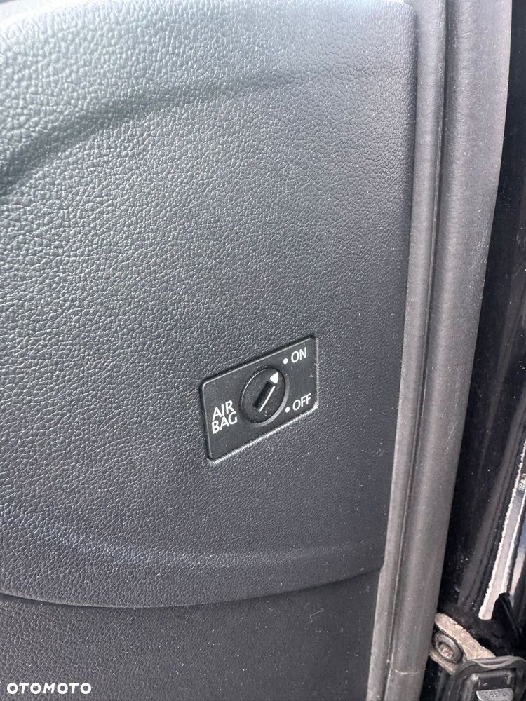 Volkswagen up! black - 19