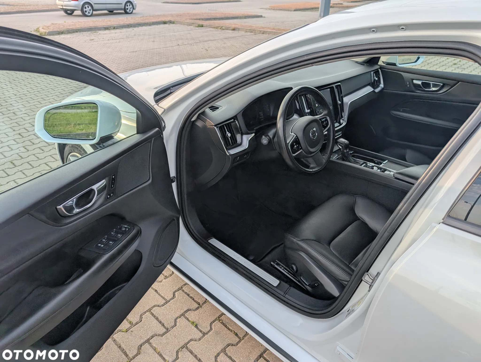 Volvo S60 T6 AWD Momentum Pro - 22