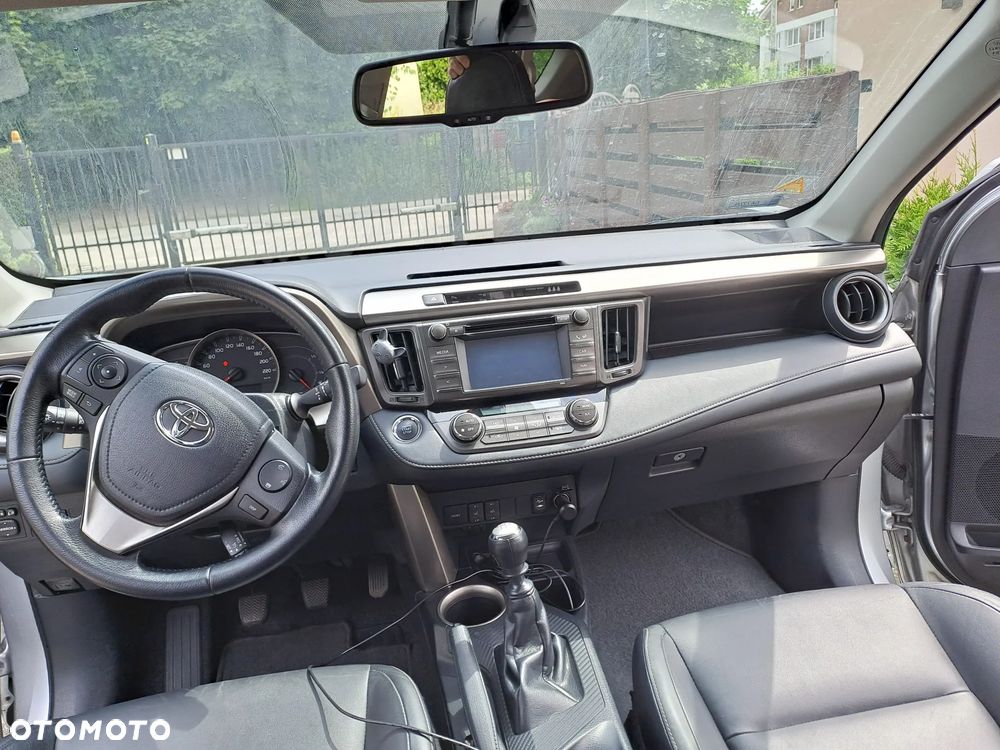 Toyota RAV4 2.2 D-4D 4x4 Executive - 3
