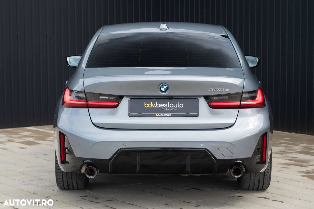 BMW Seria 3 330e Aut. M Sport - 11