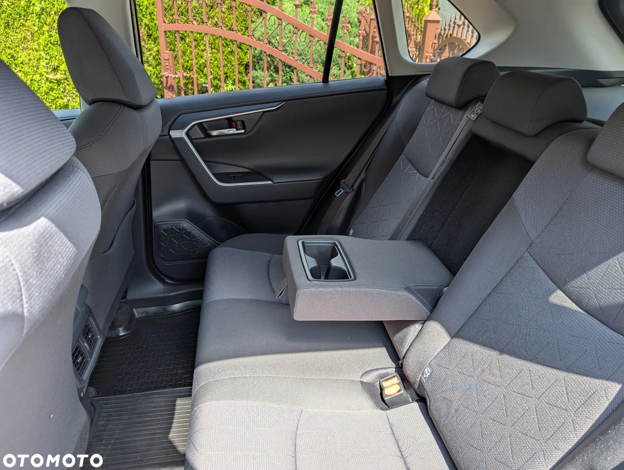 Toyota RAV4 - 10