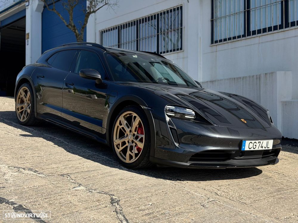Porsche Taycan Cross Turismo 4S - 15