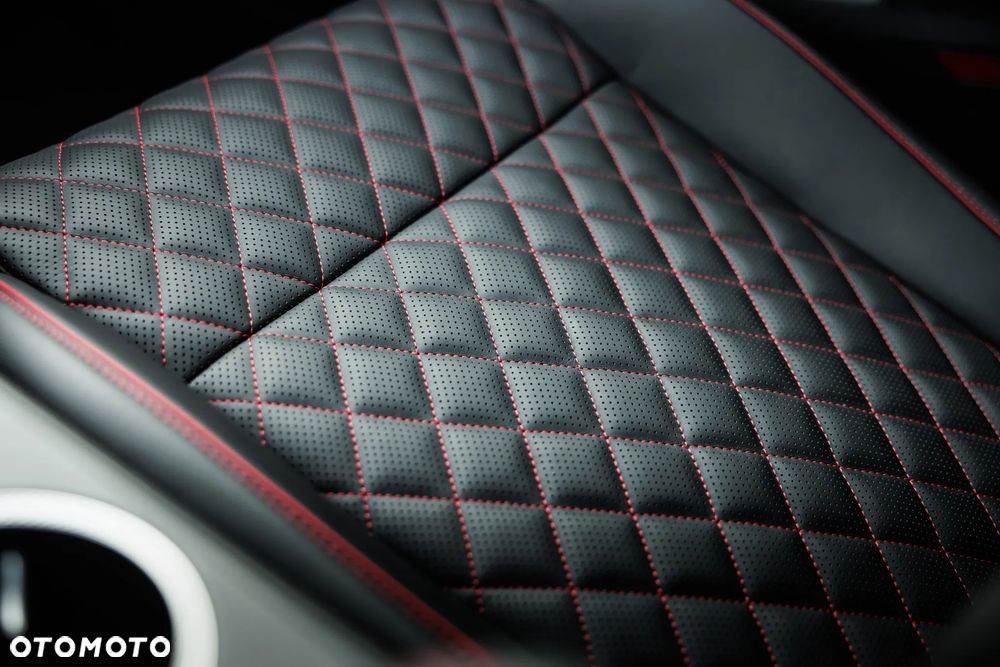 Genesis G70 2.0T Plus AWD 8AT Sport - 26
