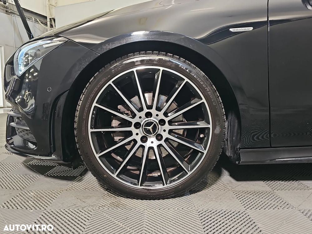 Mercedes-Benz CLA 200 7G-DCT AMG Line - 13