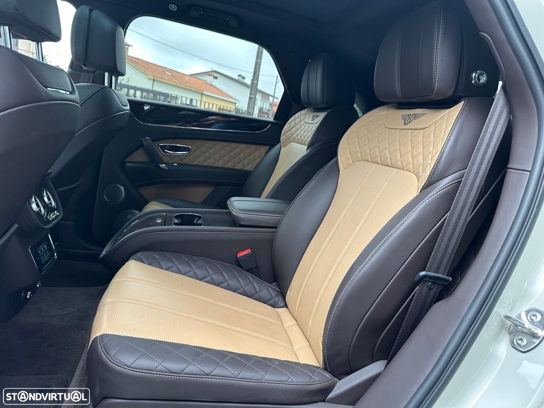 Bentley Bentayga Hybrid - 25