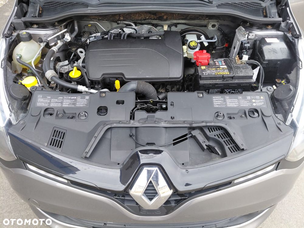 Renault Clio 1.2 16V 75 LIMITED - 12