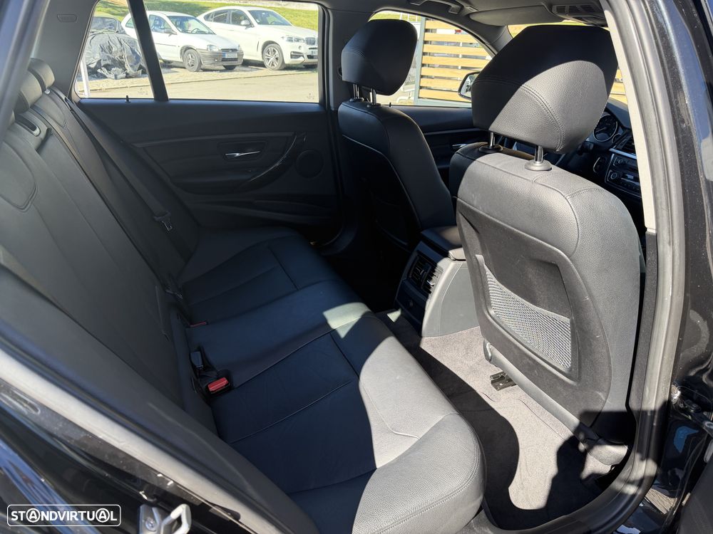 BMW 320 d Line Luxury - 10