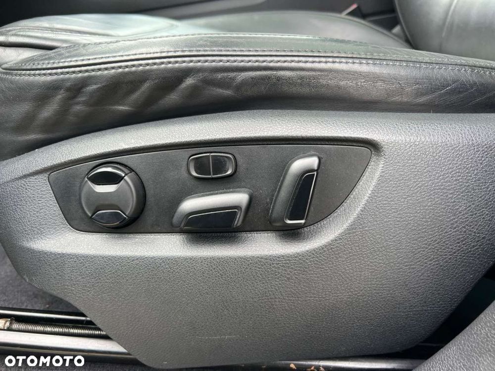 Volkswagen Touareg 3.0 Hybrid 4Motion Automatik - 28