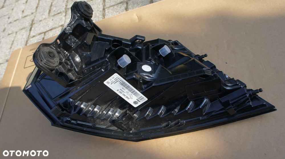 TYLNA LEWA PRAWA LAMPA VW GOLF VIII LIFT IQ LIGHT 5H0 - 7