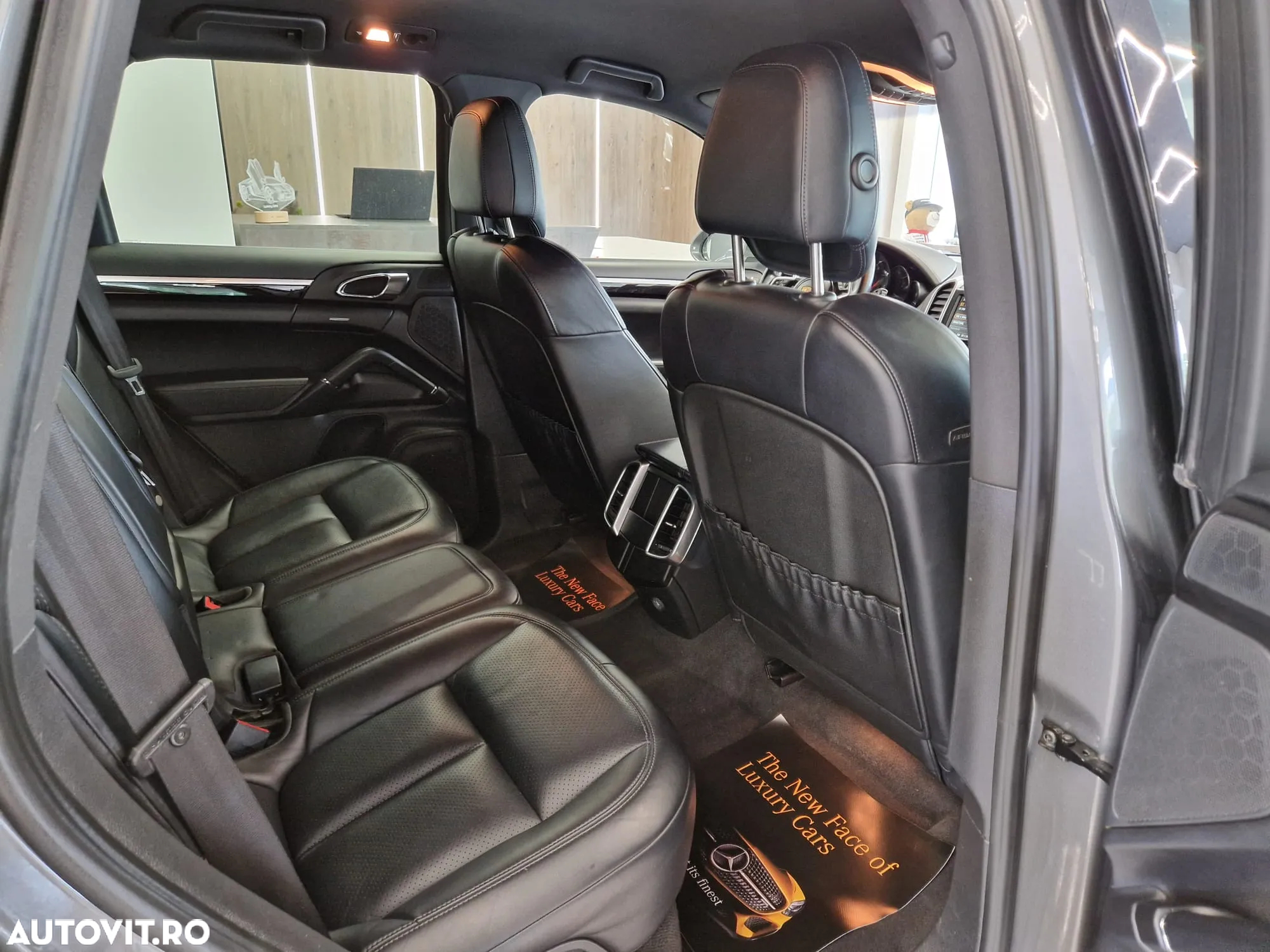 Porsche Cayenne 3.0 L - 23