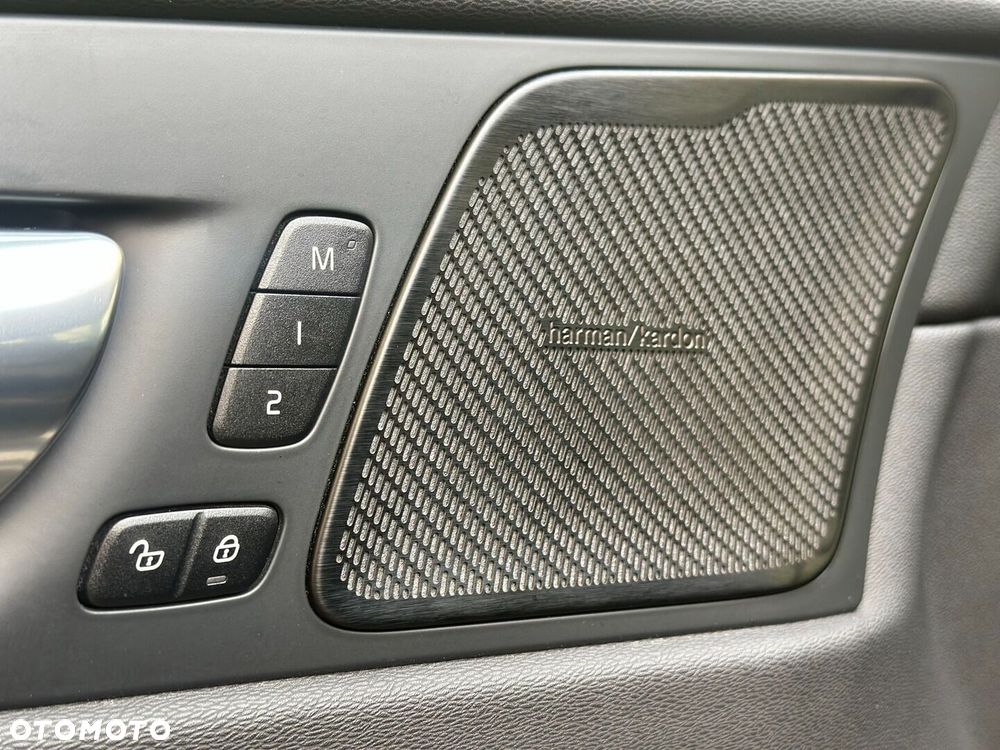 Volvo XC 60 B5 B AWD Momentum Pro - 30