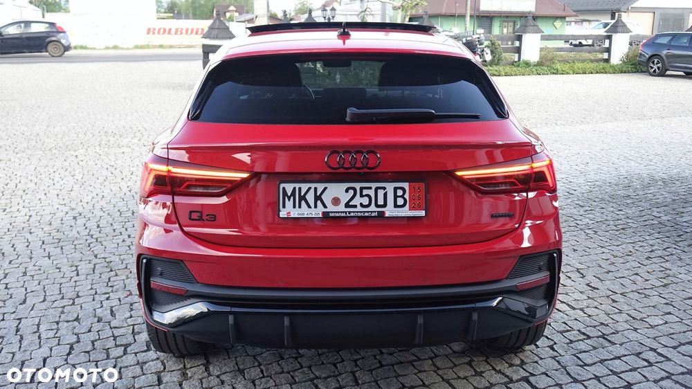 Audi Q3 Sportback - 13