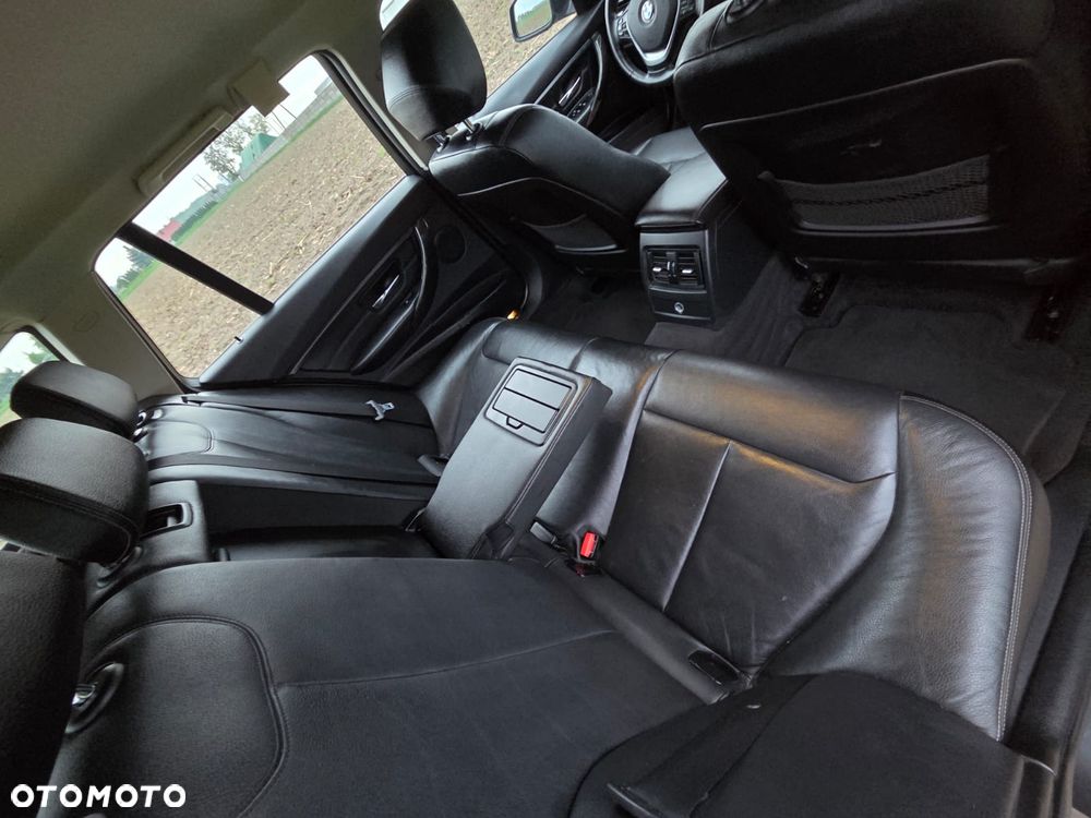 BMW Seria 3 320d Efficient Dynamics - 23
