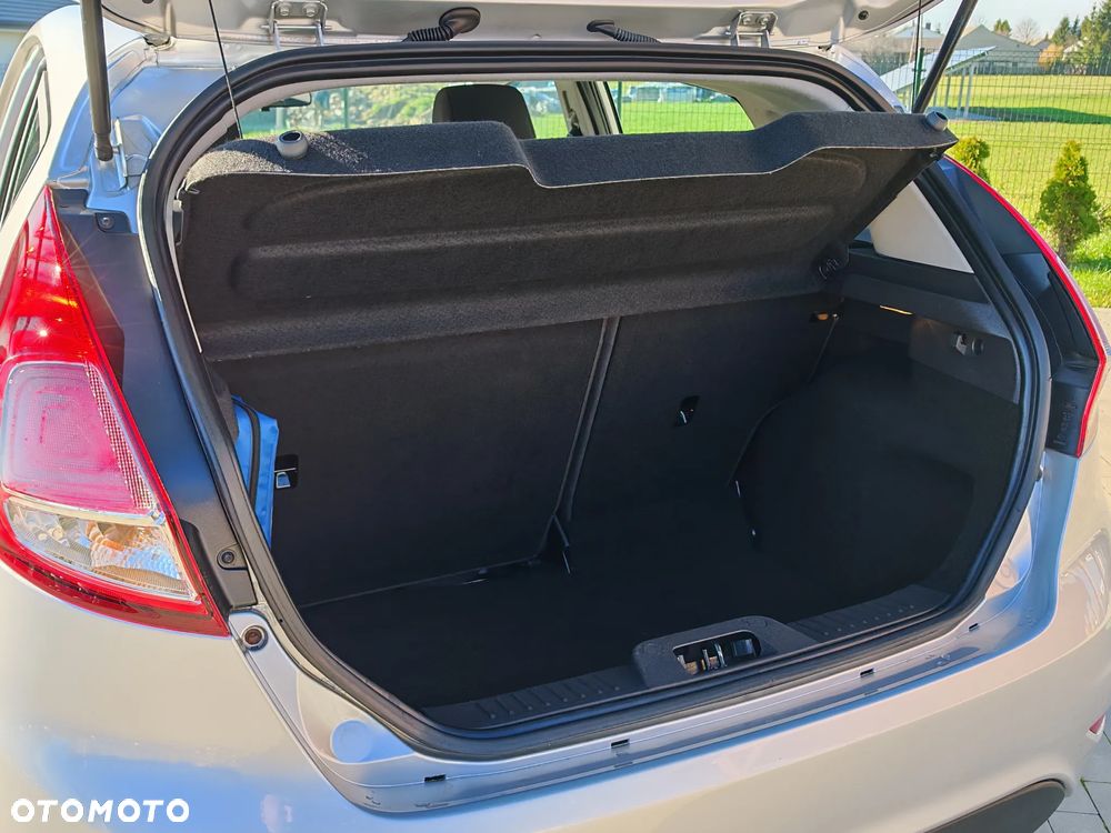 Ford Fiesta 1.6 TDCI Champions Edition - 32