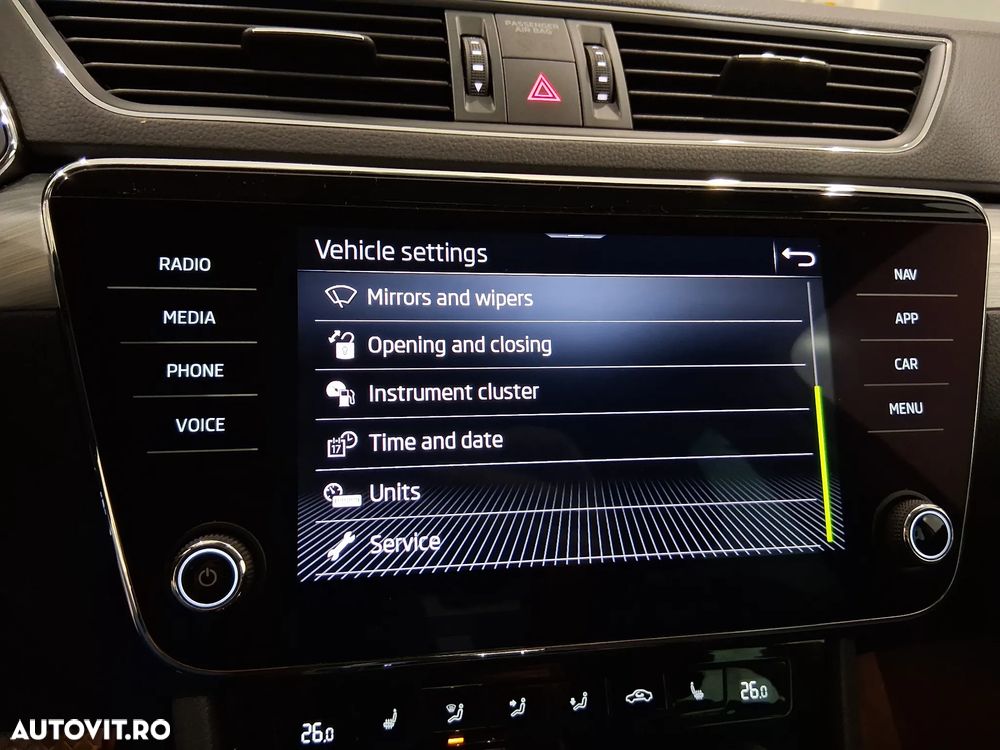 Skoda Superb 2.0 TDI DSG Ambition - 29