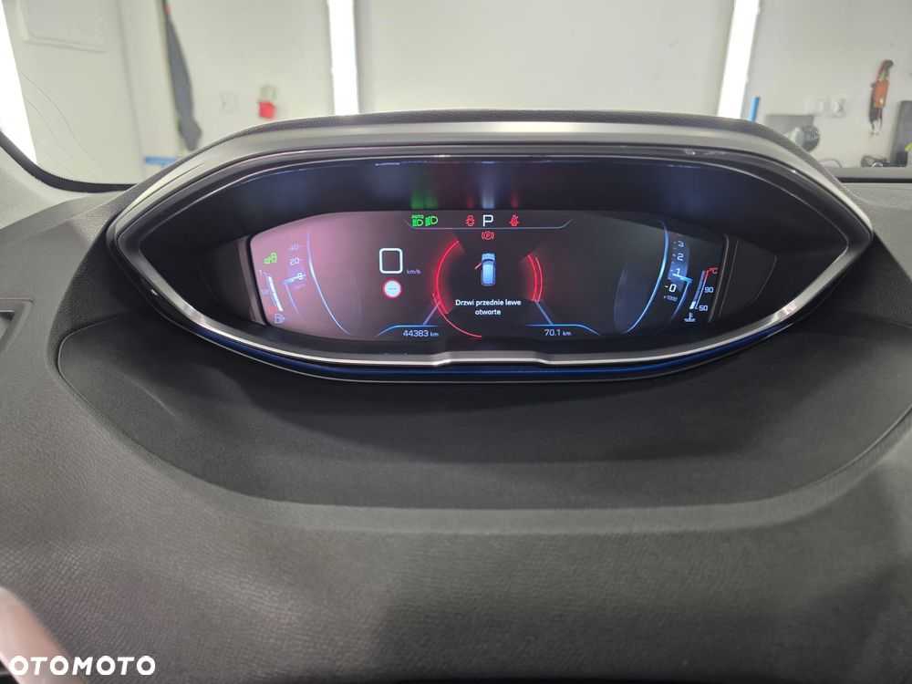 Peugeot 3008 1.6 PureTech GPF Allure S&S EAT8 - 16