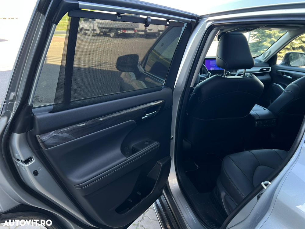 Toyota Highlander 2.5 L Dynamic Force 248CP Luxury Metallic - 18