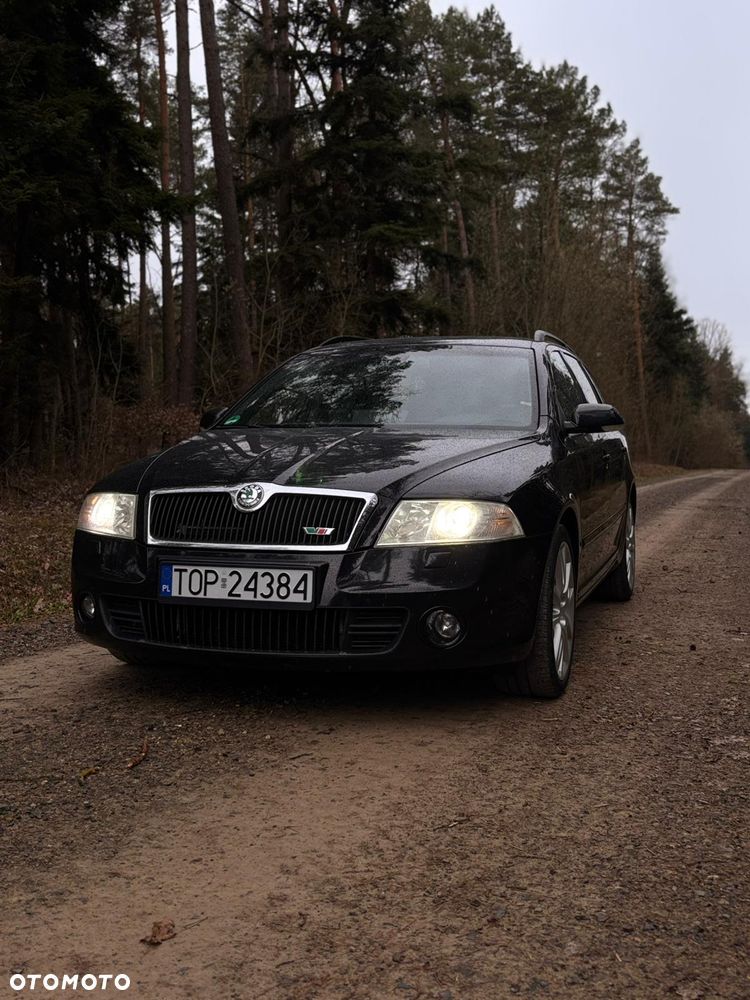 Skoda Octavia 2.0 TDI CR DPF RS - 32