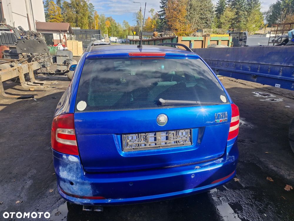 klapa bagażnika  Skoda Octavia II RS (kombi) - 2