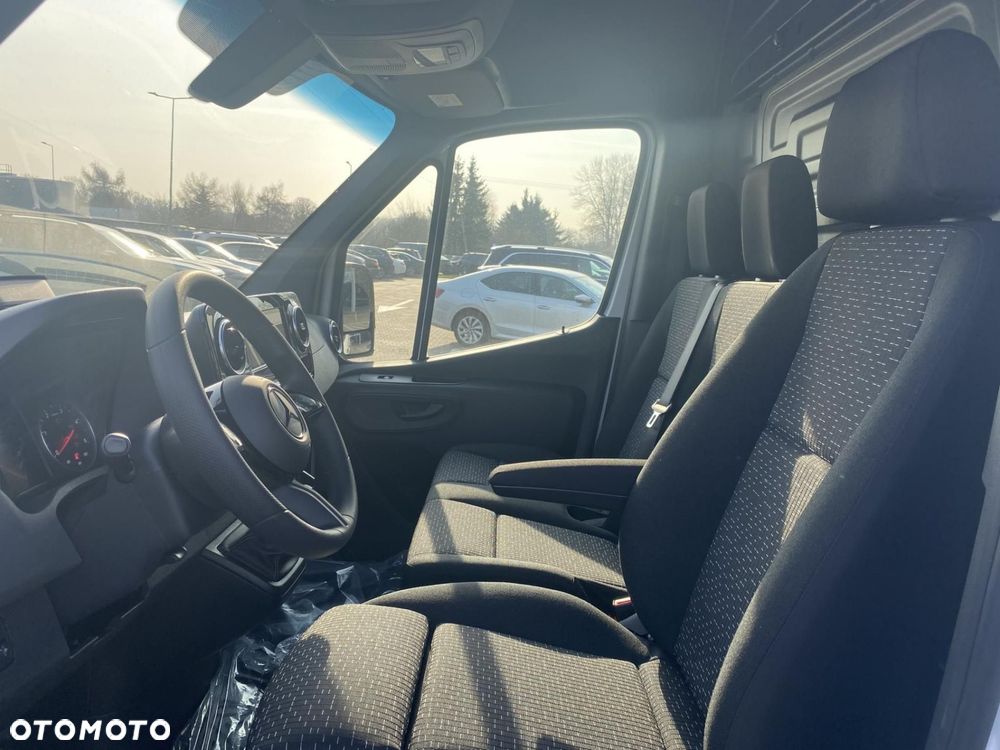 Mercedes-Benz Sprinter - 9